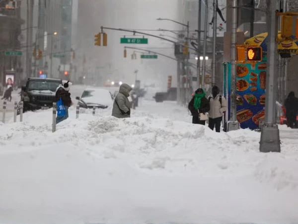 امریکا میں شدید برفانی طوفان، درجہ حرارت منفی 49 تک گر گیا، 7 افراد ہلاک