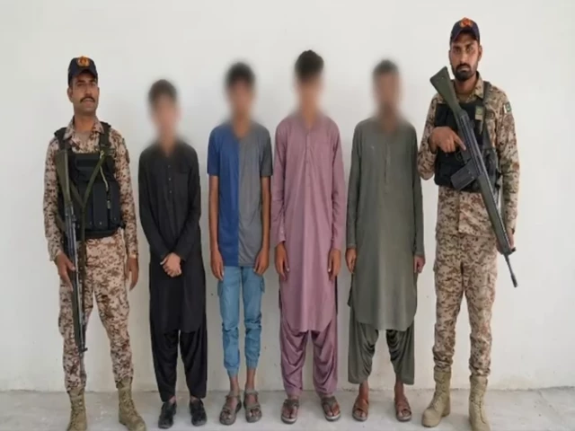 Sindh Rangers arrest four members of street crime gang in Karachi