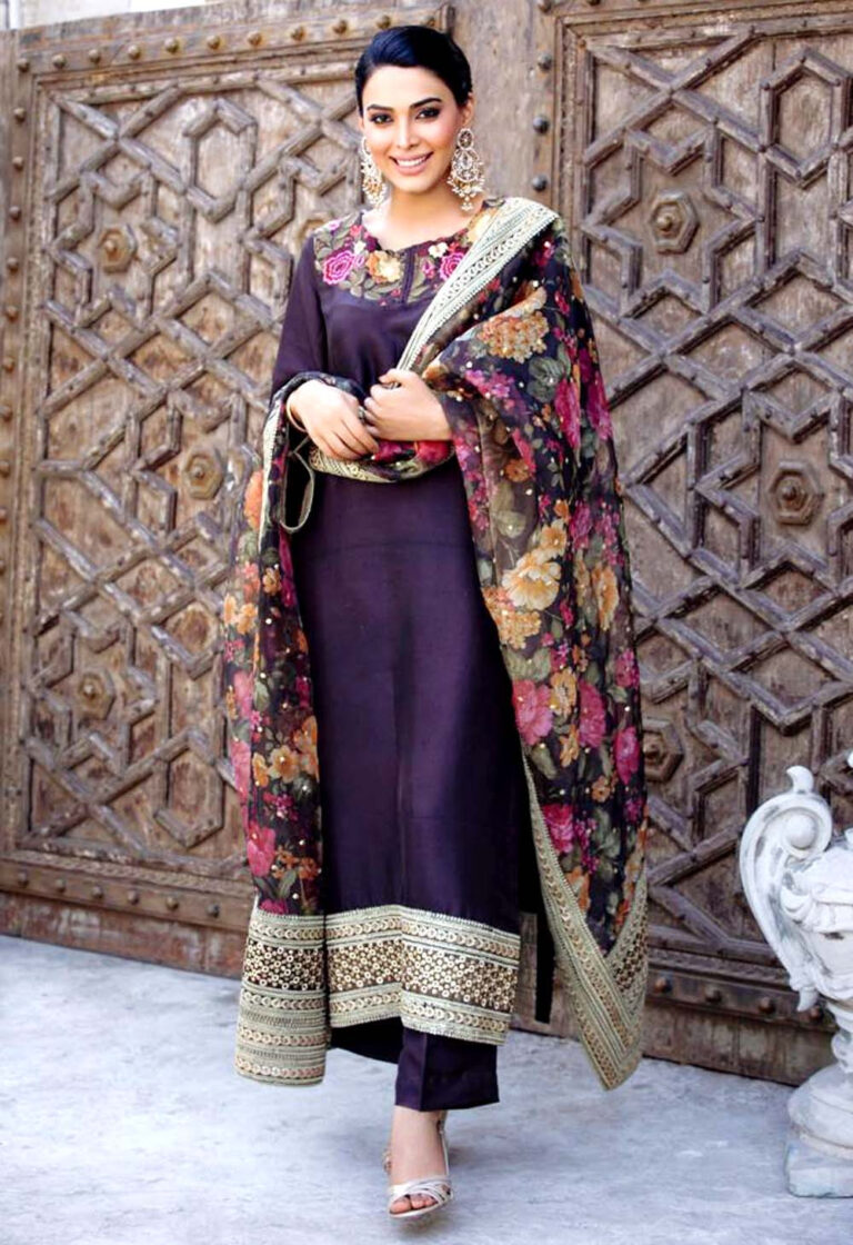 Style 101: Komal Nasir