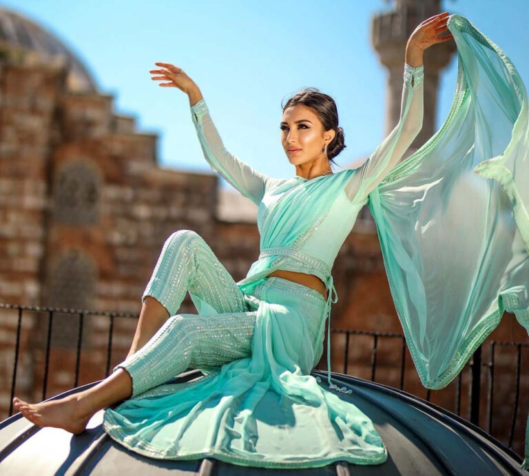 Style 101: Sadia Tariq Güzel