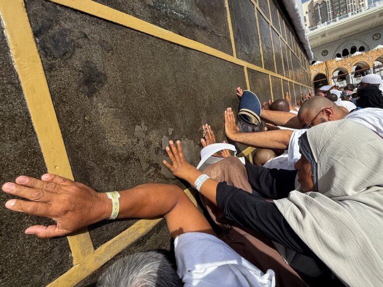 Muslim faithful begin leaving Makkah after Hajj pilgrimage