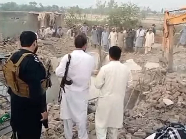15 policemen martyred, three injured in Bannu suicide attack on checkpoint